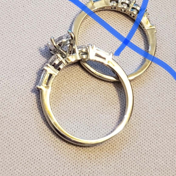 JUST IN! Single Band Gold filled Wedding ring 💍 - Picture 3 of 8